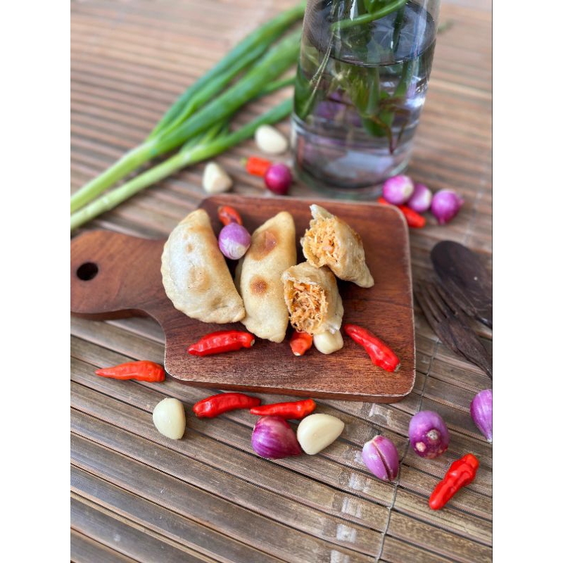 

Cireng isi ayam suir varian pedas(isi 5pcs)