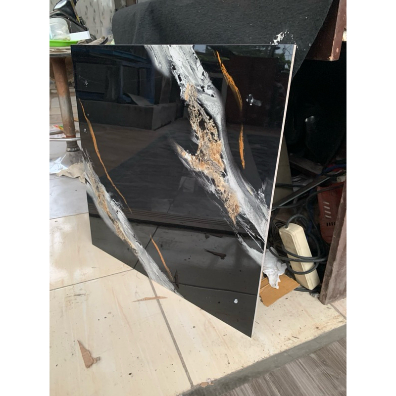 Granite lantai Arna 60x60cm Devany black silver