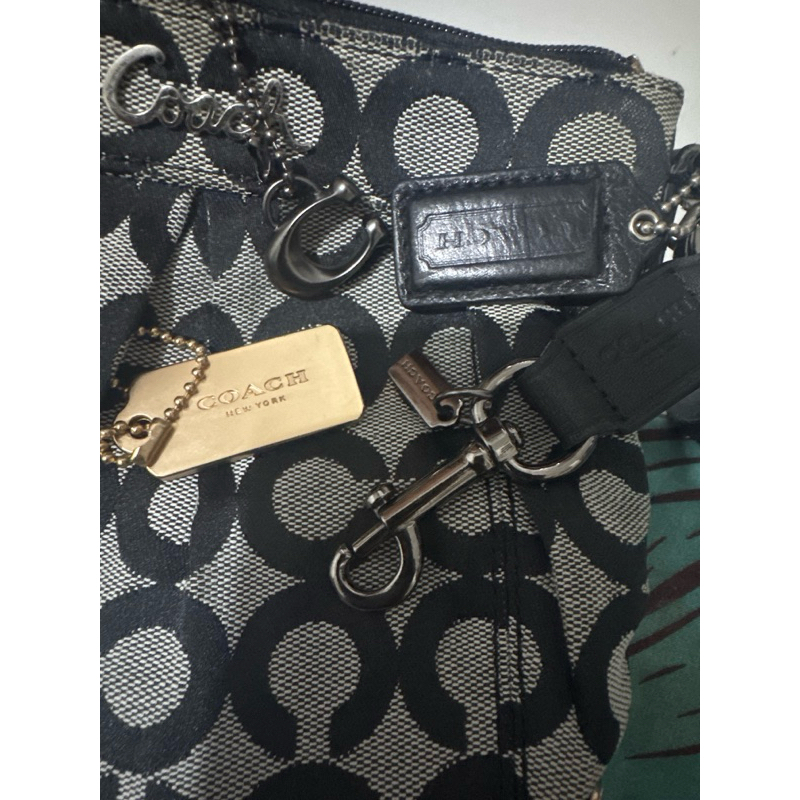 handtag gantungan coach