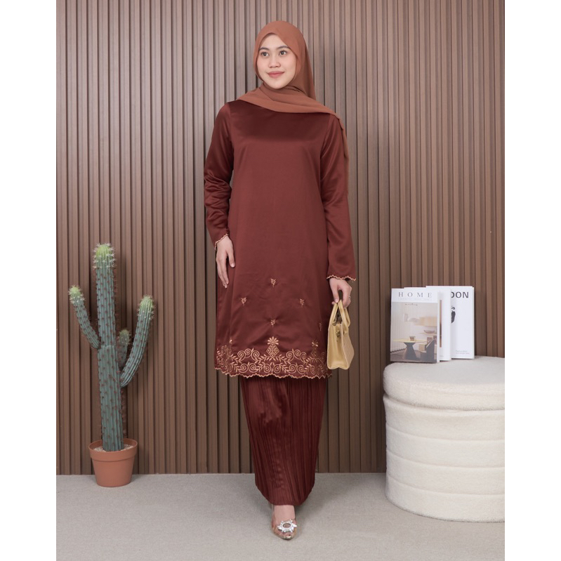 FAMYS SHERYN SET ROK PLISKET 016334