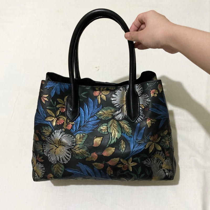 Preloved Tas Jinjing / Hand Bag Pijushi Kulit Asli Emboss Bunga Tebal
