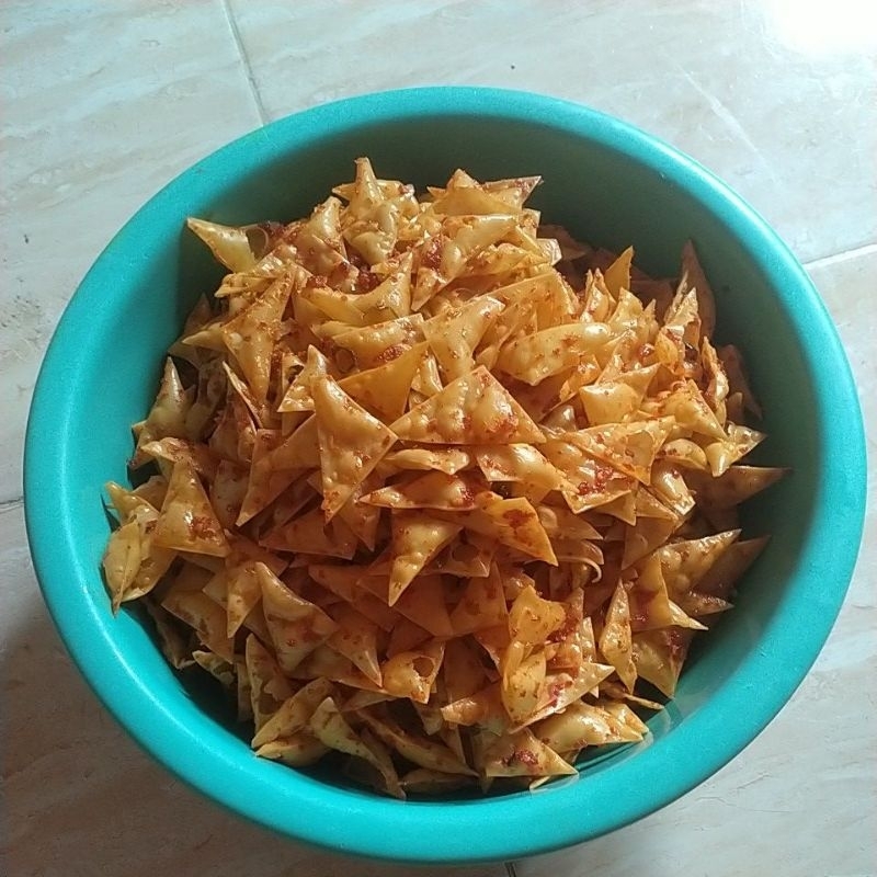 

KERIPIK PANGSIT GORENG PEDAS MANIS 1Kg