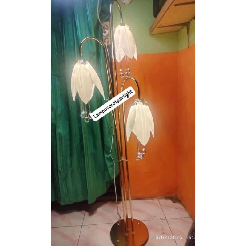 Lampu Standing Tulip x3/ lampu dekorasi/lampu hias pojok/ lampu eastetik