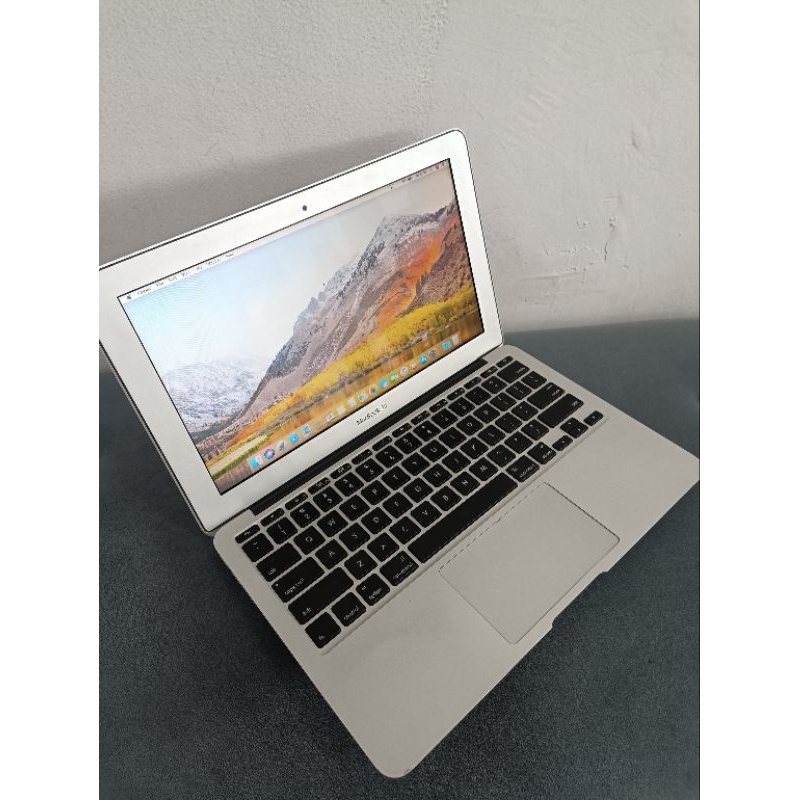 MacBook Air 2011 11inch Ram 2/64GB Second