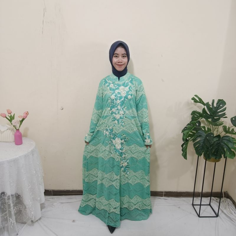 Baju gamis brukat ibu-ibu kondangan