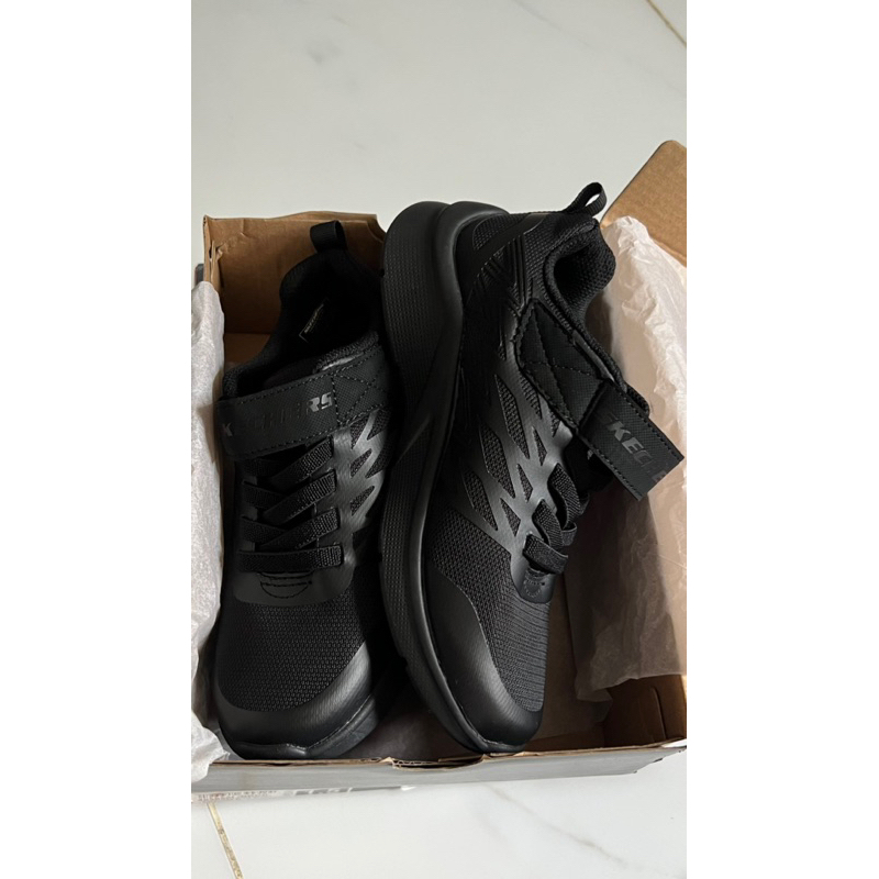 Sepatu Skechers anak Hitam (NEW)
