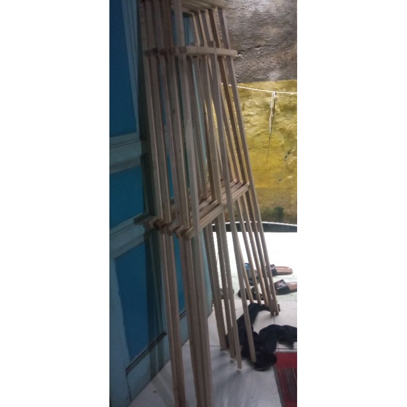 

tripod standar bunga papan ucapan