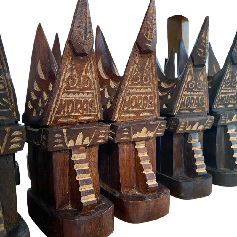 Rumah adat kayu HORAS - Galeri ulos sianipar