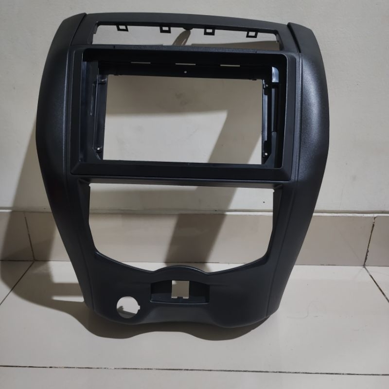 Frame head unit android 9 inch mobil livina 2007-2016