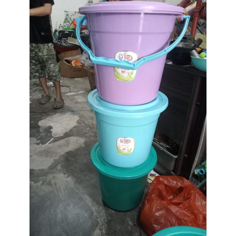 Ember tutup  28 Liter ember besar