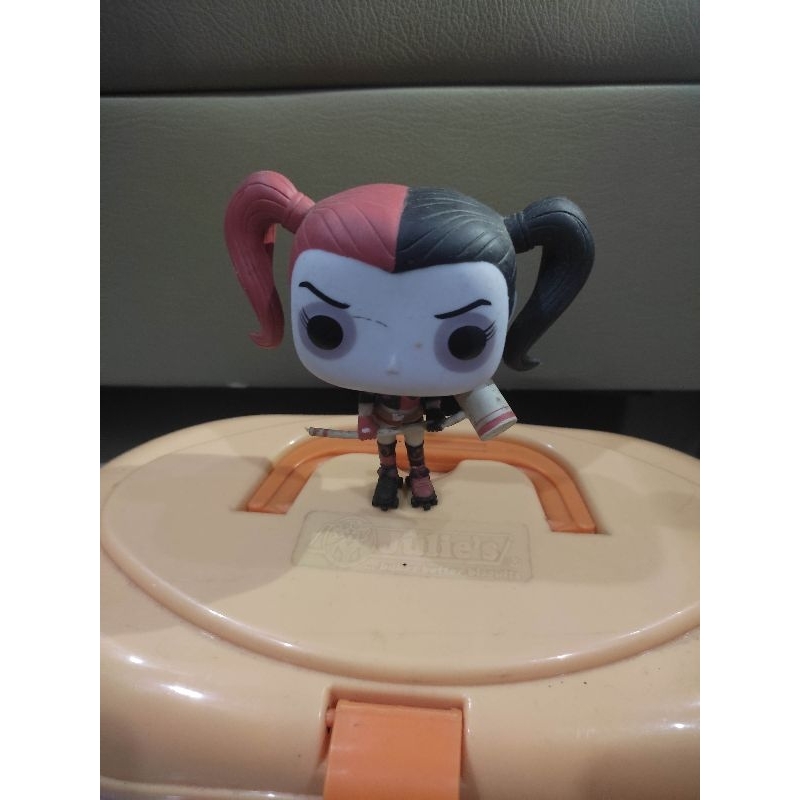 funko pop super heroes harley quinn