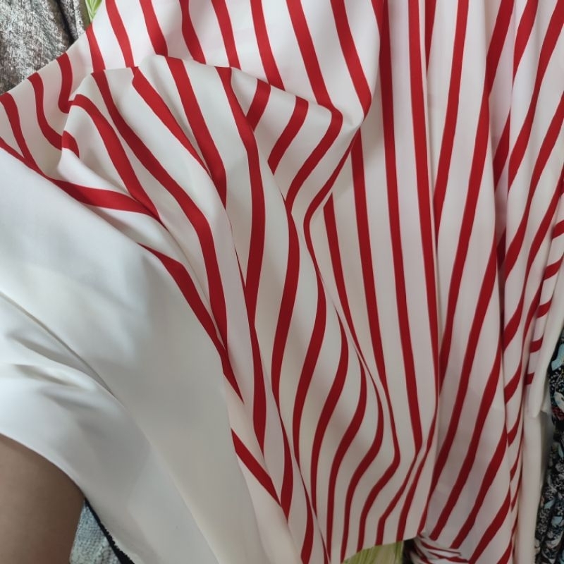 kain crepe silk motif garis - bahan silk premium merah putih lq - kain tunik - gamis - kemeja