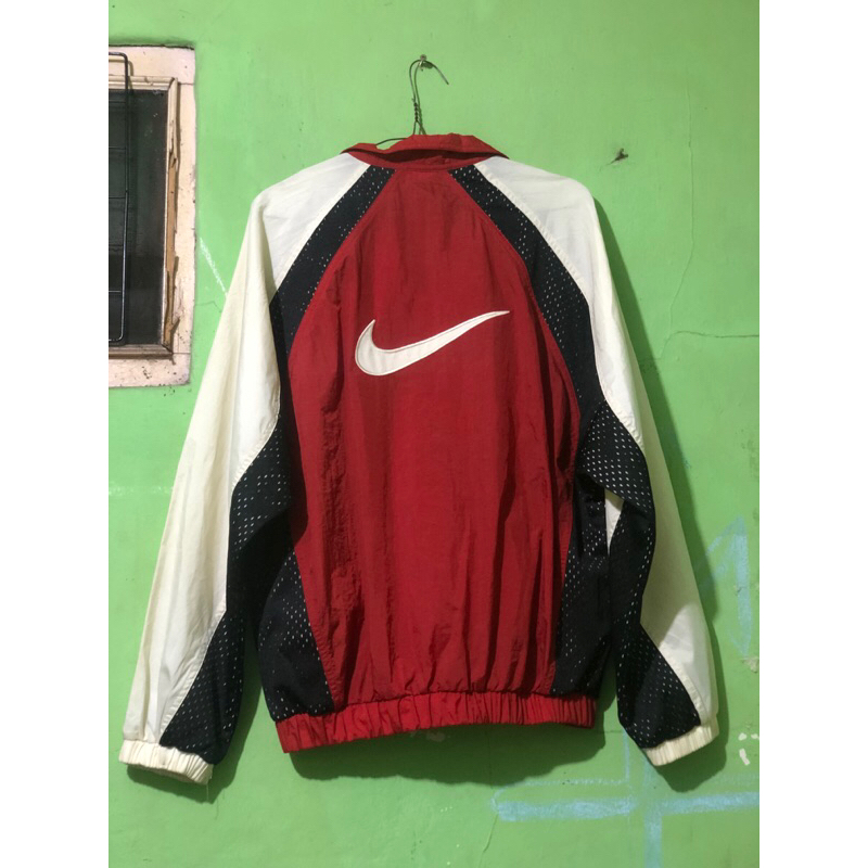 Jaket Windbreaker Nike
