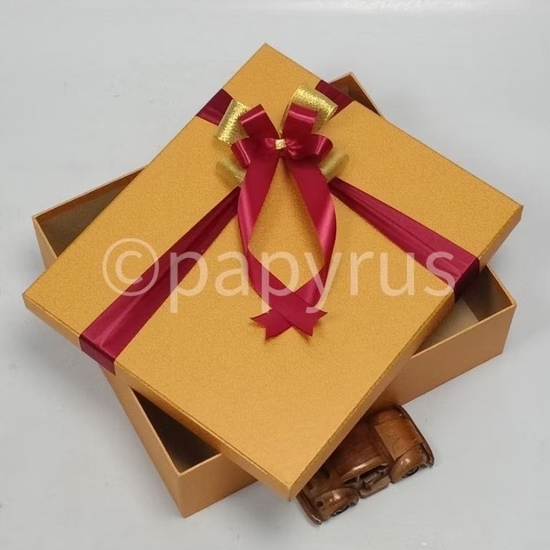 

PAPYRUS 30x35 Tinggi 10cm Kotak Kado Gift Box V1