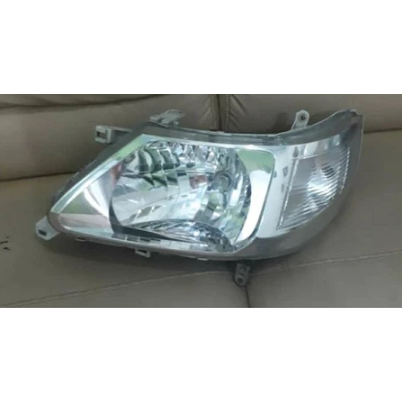 lampu depan headlamp nissan serena c24 bekas