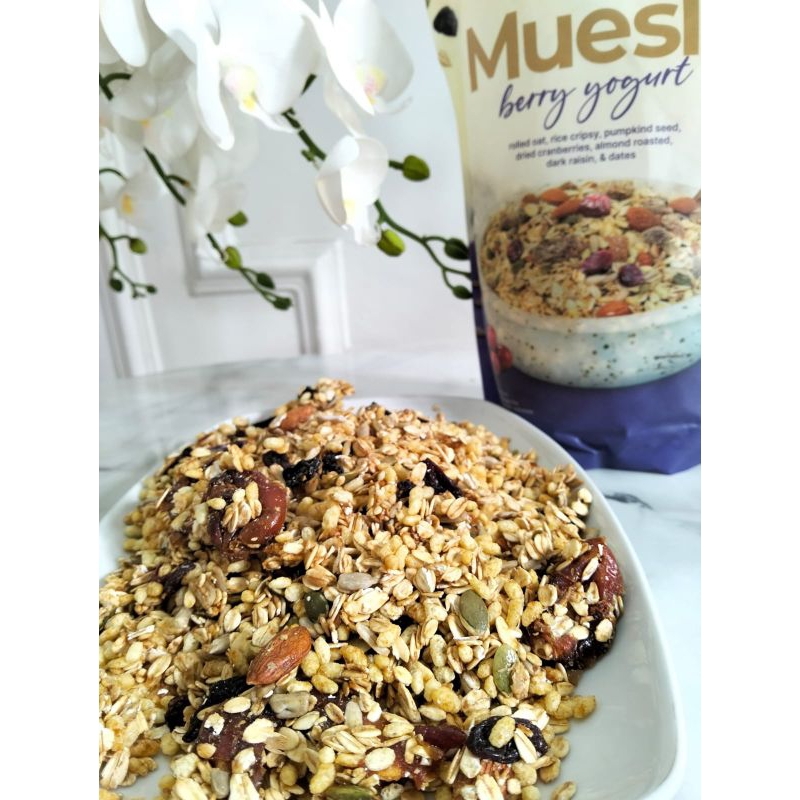 

Muesli Berry Yogurt Kemasan repack 100gr dan 250gr | SUPERFOOD | SEREAL MAKANAN SEHAT