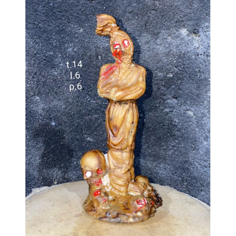 hiasan aquarium /bonsai bentuk pocong+tengkorak