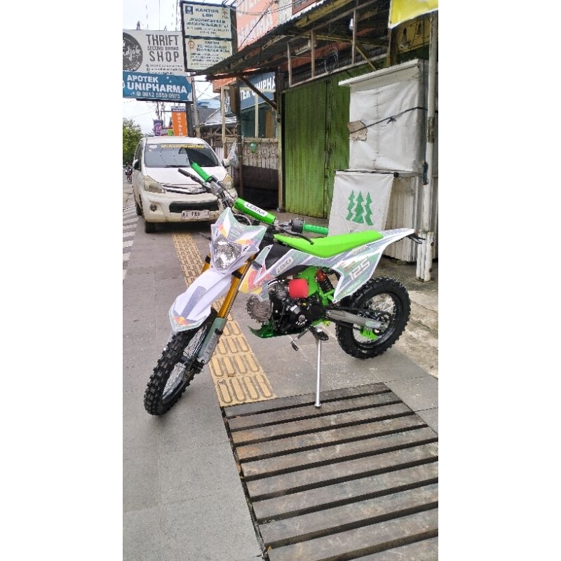 TRAIL MEDIUM 125CC 4TAK MXGP125L