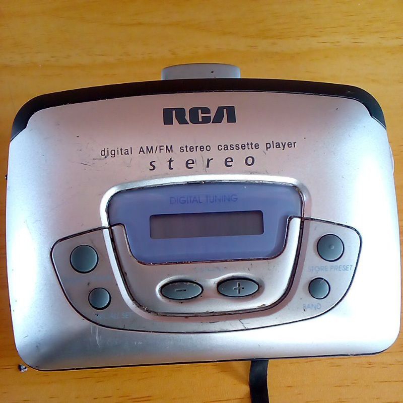 walkman  digital AM/FM stereo casette player