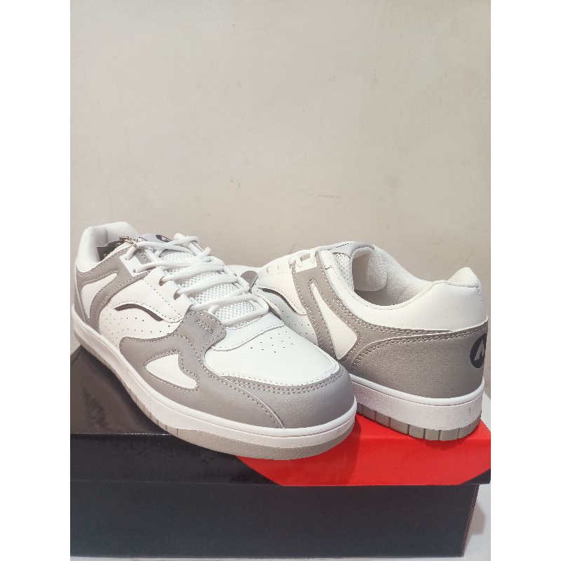 Sepatu Pria Airwalk Barn. White Grey