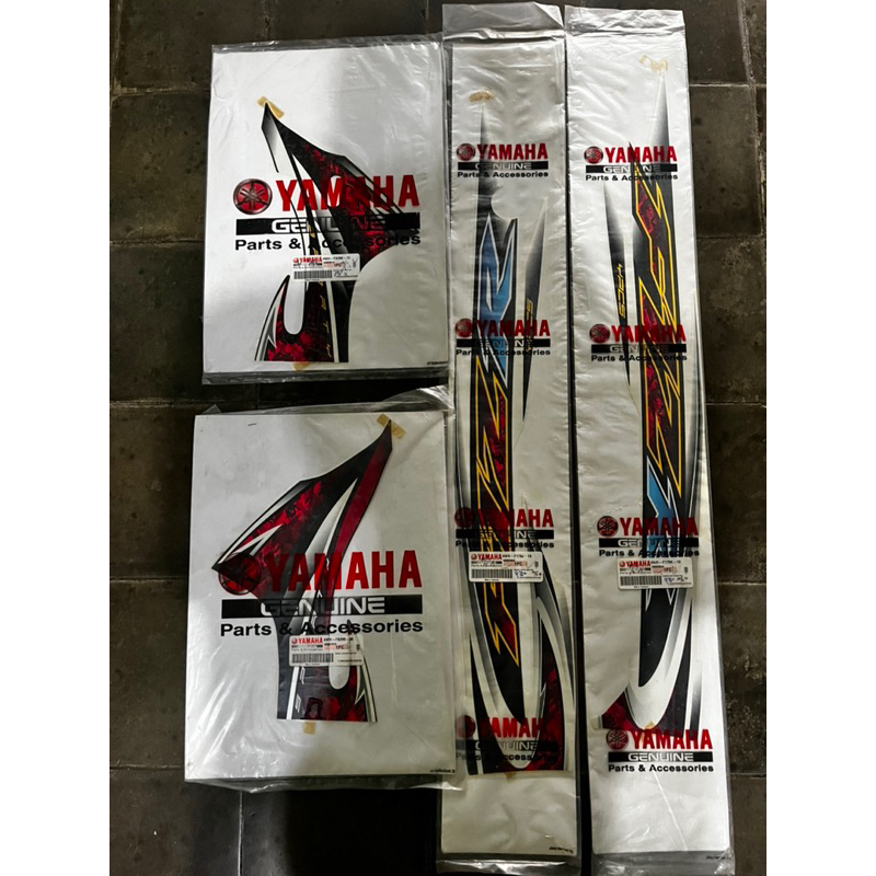 striping f1zr hitam putih original