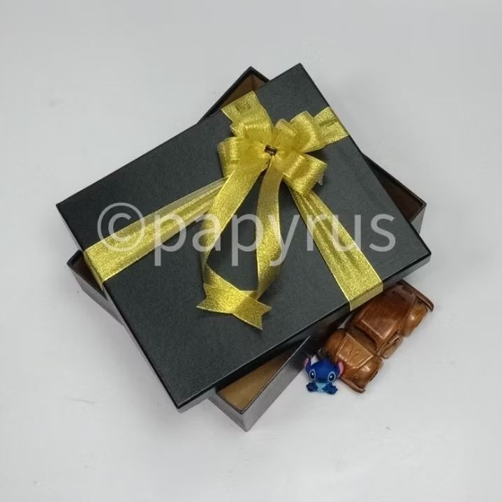 

PAPYRUS 30x35 Tinggi 5cm Kotak Kado Gift Box Hadiah V2