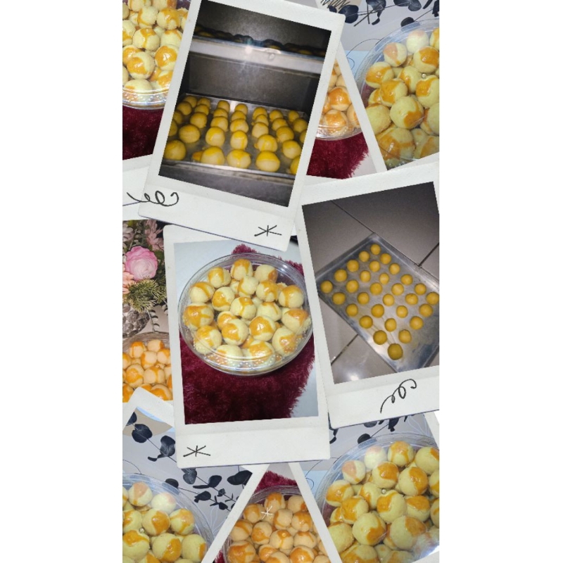 

Hampers Lebaran Idul Fitri isi 3 Jar Kue Kering - Parcel Souvenir Hadiah Eid Mubarak