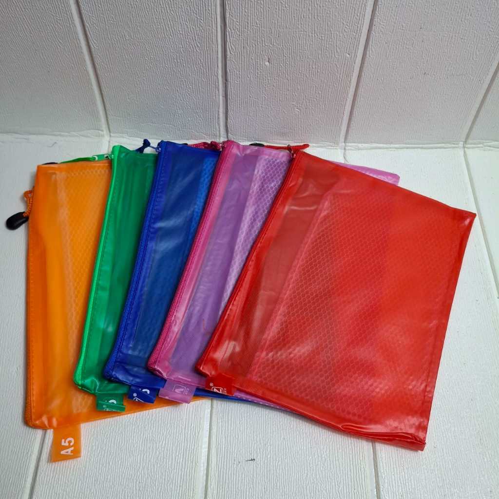 

Pouch Kain Resleting Serba guna Ukuran A5