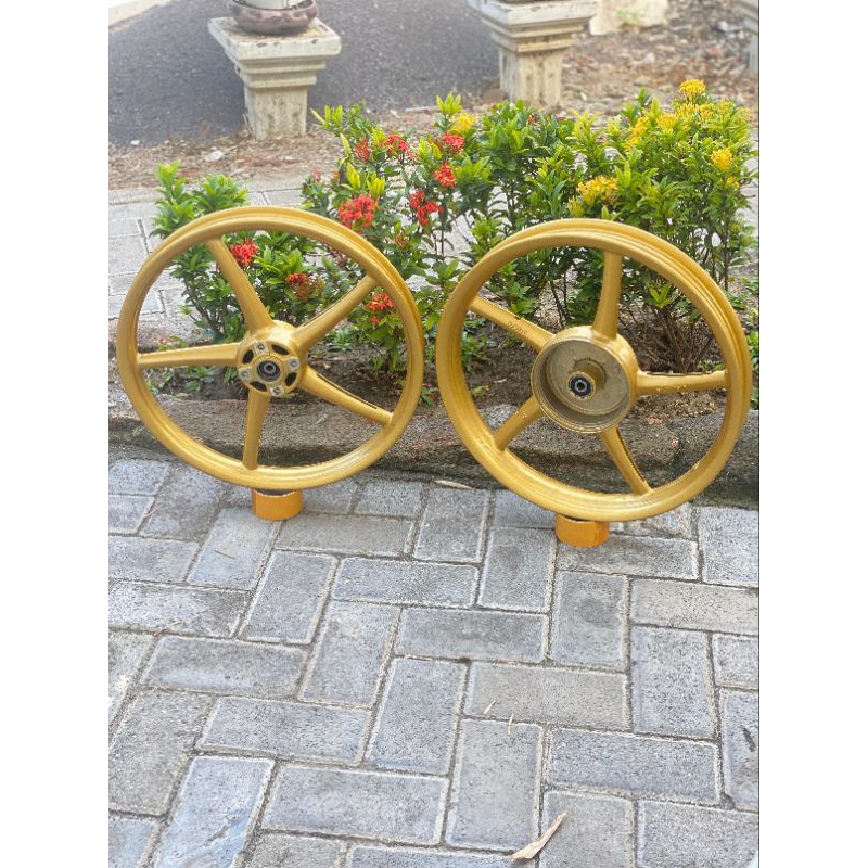 Velg V rossi Gold Palang 5/ velg Vrossi uk 160/185 ring 17 Jupiter MX vega r Fiz R RX King model pal
