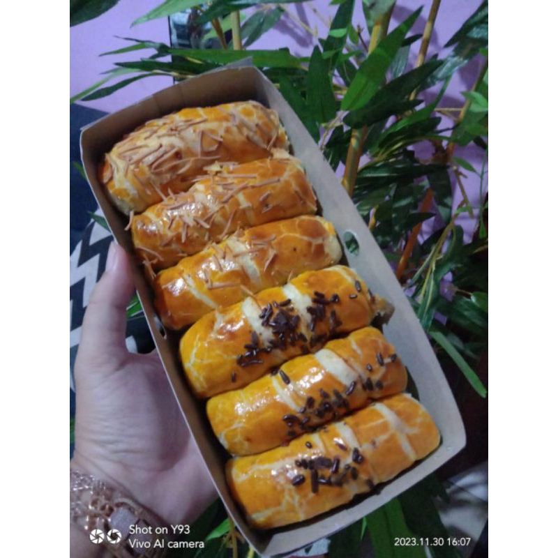 

MURAH DAN ENAK PISANG BOLEN LILIT KEJU / OLEH OLEH BANDUNG / SNACK / CEMILAN / KUE