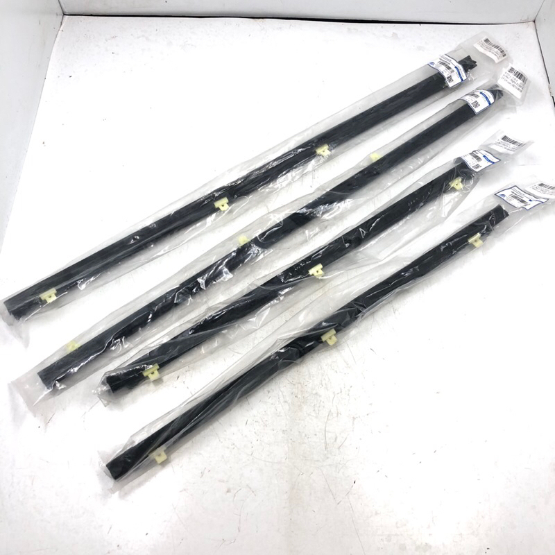 PELIPIT KACA SET TOYOTA HILUX LN106 LN107