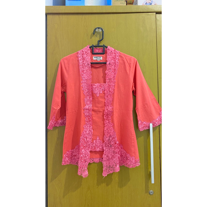 (Prelove) Kebaya wanita warna Peach / Kebaya lengan 3/4 warna Peach / Kebaya wanita Modern / Kebaya 