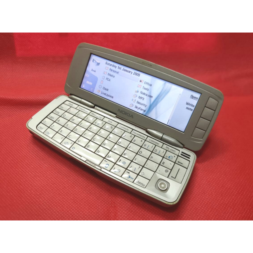 Hape Jadul Nokia 9300 Communicator Seken Minusan Untuk Koleksi Pajangan Kanibalan