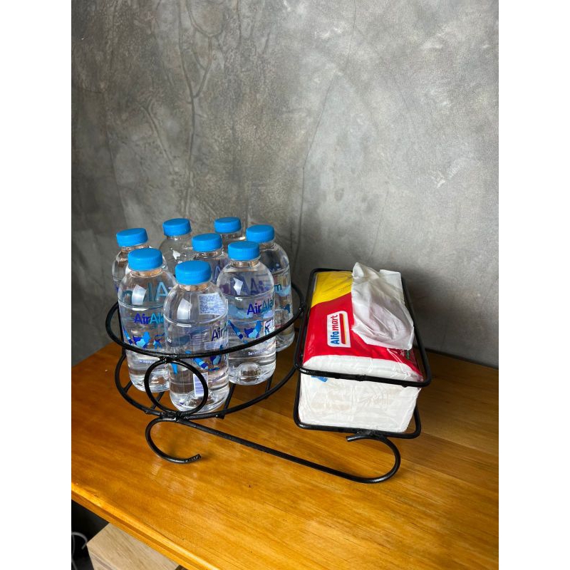 rak aqua botol minuman dan tissu minimalis