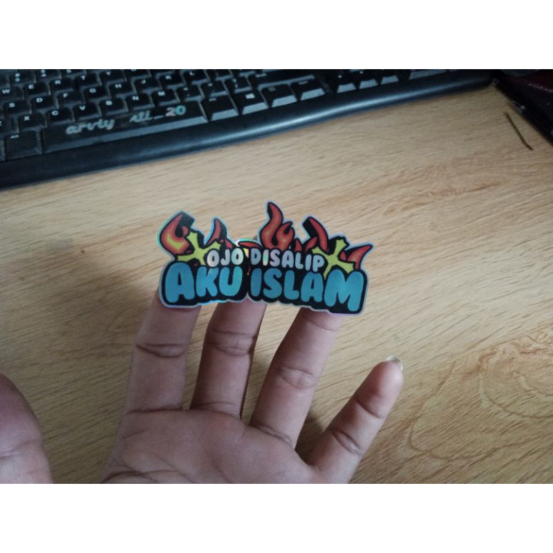 

STIKER OJO DISALIP AKU ISLAM HOLOGRAM TINGGAL TEMPEL