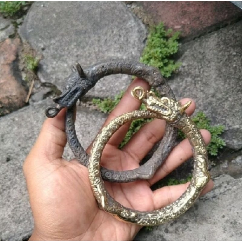 PAJANGAN GELANG NAGA KUNINGAN