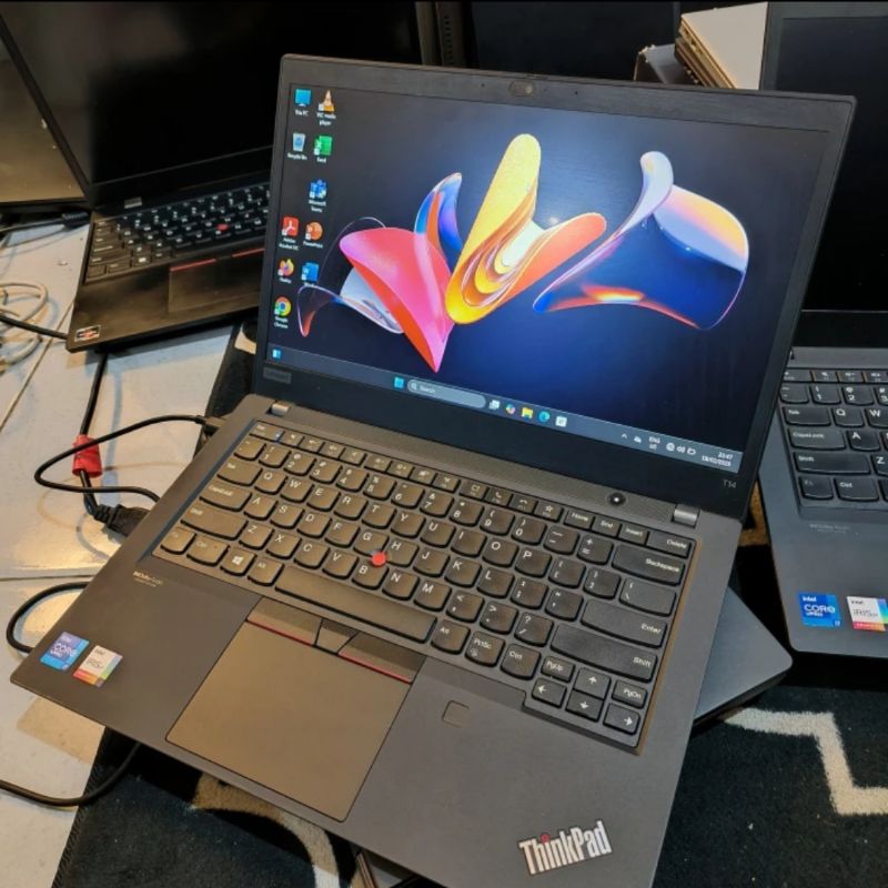 Laptop lenovo Thinkpad T14 G2 Core i7 Gen 1185G7 SSD 256GB RAM 16GB + Dus