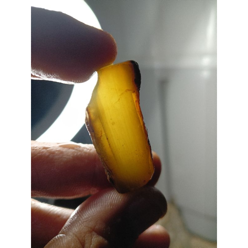 Batu akik kuning Garut masih bahan