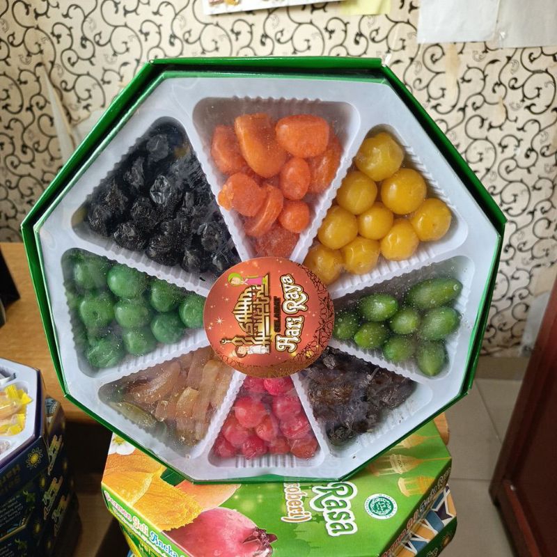 

paket manisan /asinan 750g