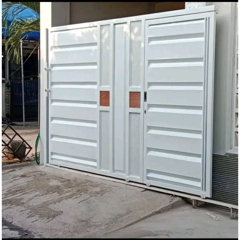 pintu besi dorong
