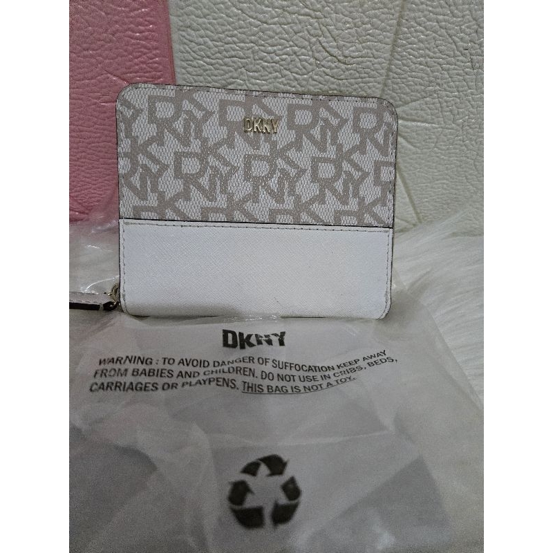 preloved Dompet DKNY original