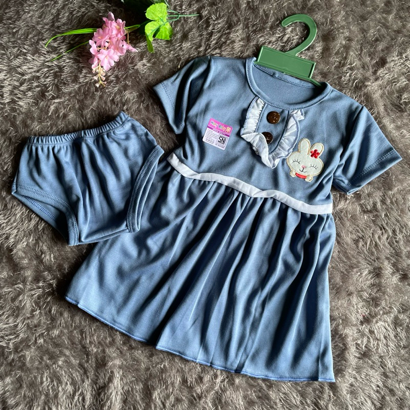 dress kaos 2 kancing lengan pendek dominan polos