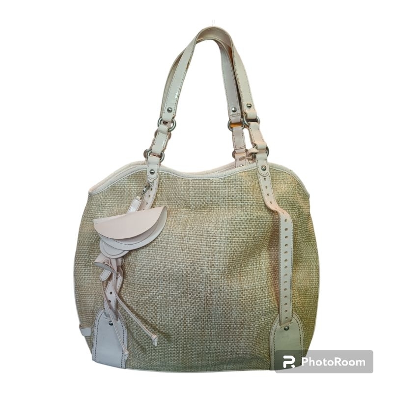 #W019-- Coleha*n shoulder bag, natural color. Ringan, rustic look, muat banyak.Original Kondisi : 90