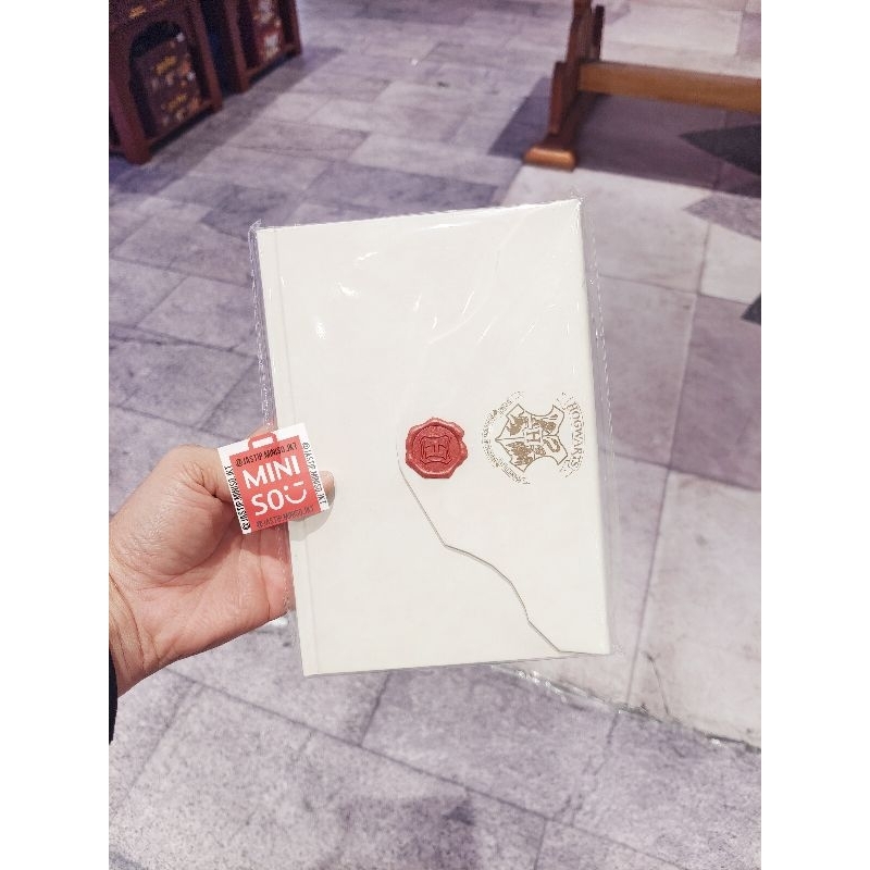 

MINISO x HARRY POTTER Buku A5 Envelope Hardcover Book (80 Sheets)