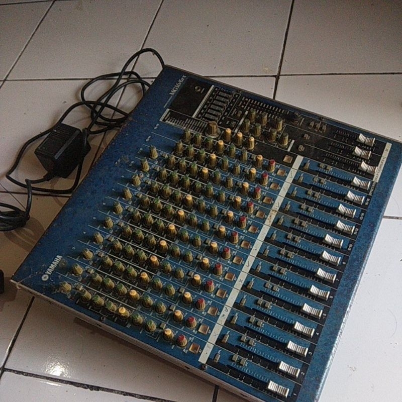mixer audio YAMAHA MG16/6FX seken/bekas