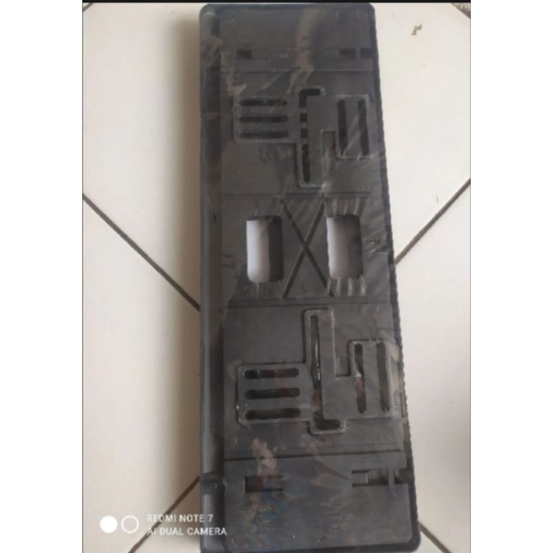 MIKA PLAT NOMOR MOBIL