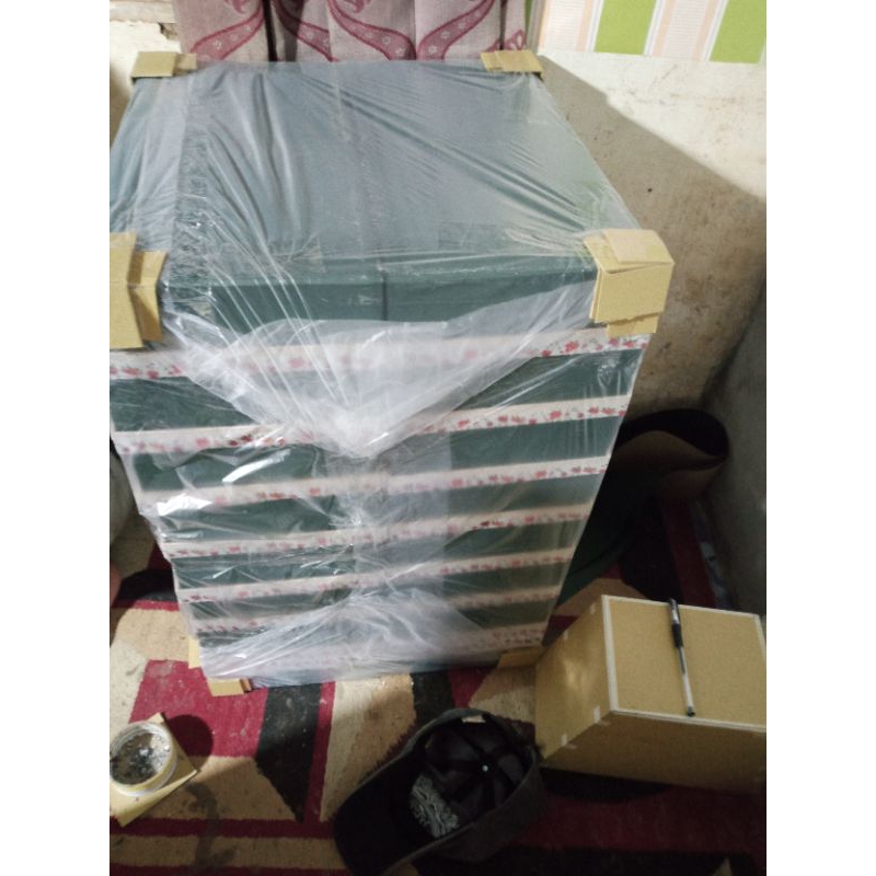 

Hardbox khusus pesanan, file dari kakaknya ya(pakai jenis print).