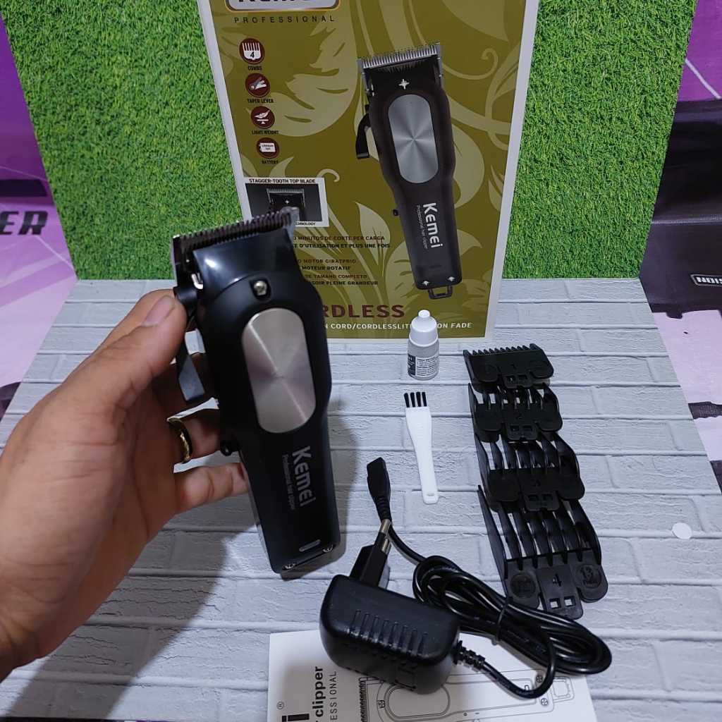Mesin cukuran rambut kemei charging cas km-2604 bagus banget