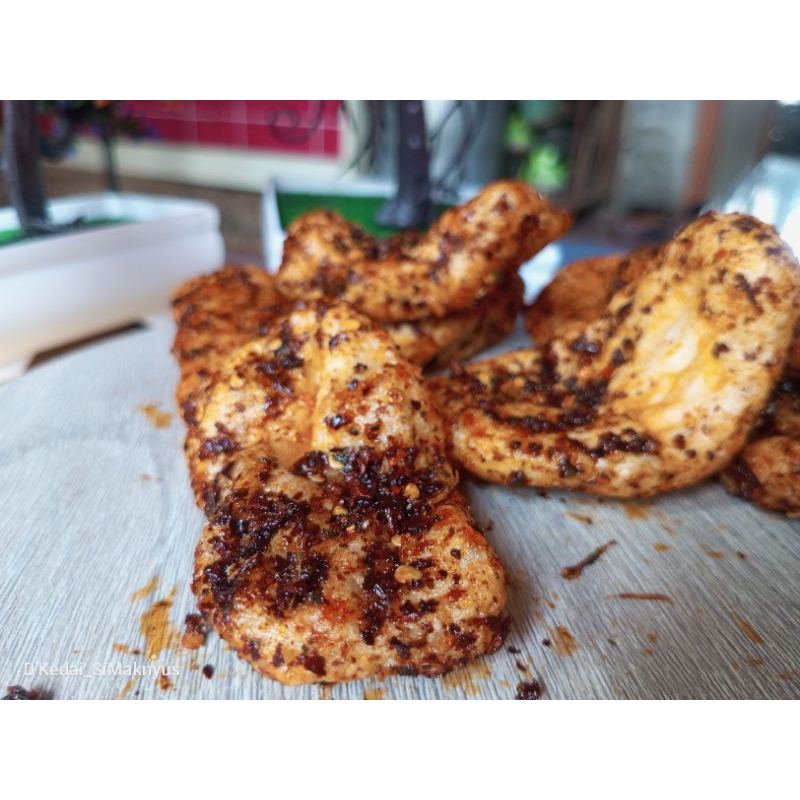 

cemilan maknyus cemilan cuanki lidah pedas daun jeruk maknyus