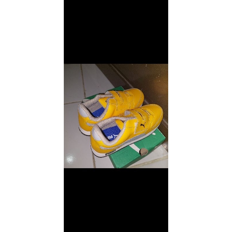 Sepatu Anak Puma Kuning Size 32